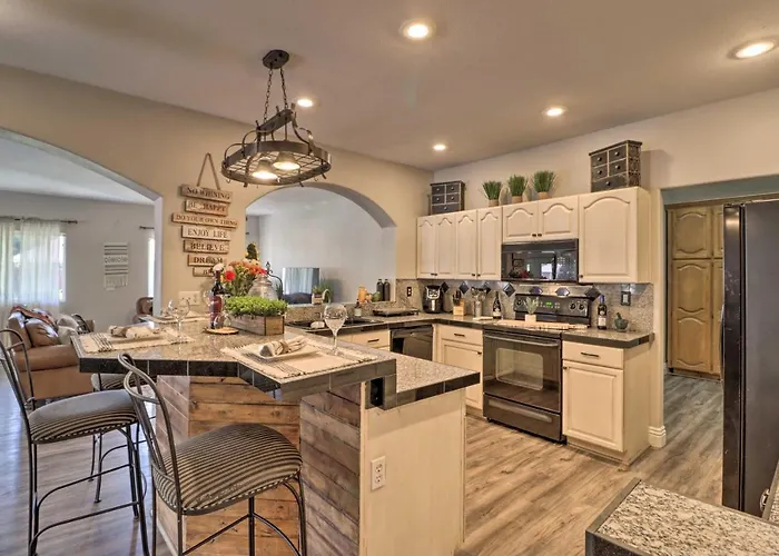 Ferienhaus Lavish Family Escape W/ Game In Avondale!