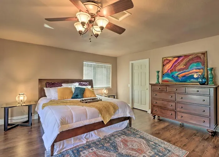 Lavish Family Escape W/ Game In Avondale! Ferienhaus Avondale