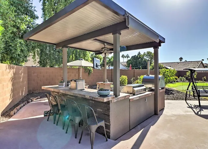 Lavish Family Escape W/ Game In Avondale! *