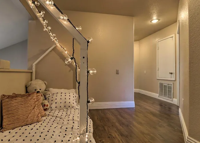 Ferienhaus Lavish Family Escape W/ Game In Avondale! Avondale