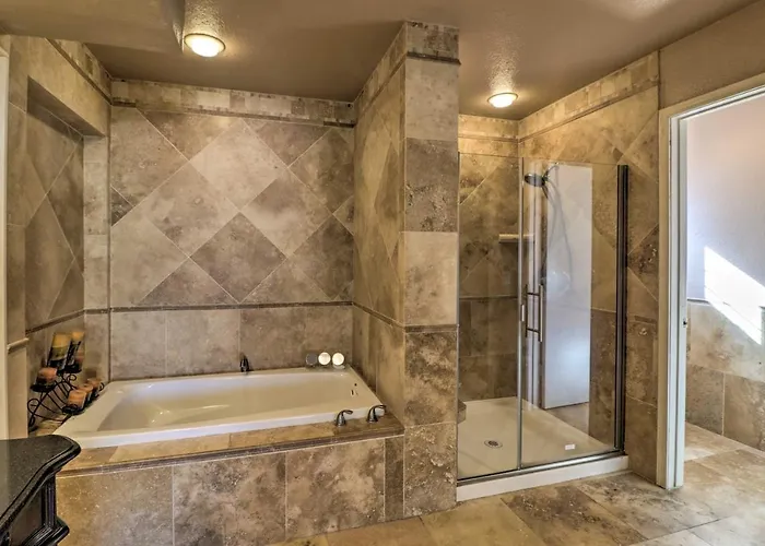 Lavish Family Escape W/ Game In Avondale! Avondale