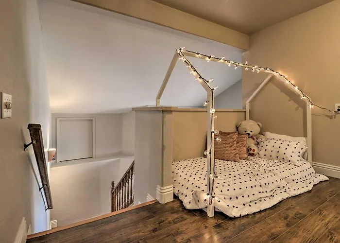 Ferienhaus Lavish Family Escape W/ Game In Avondale! Avondale