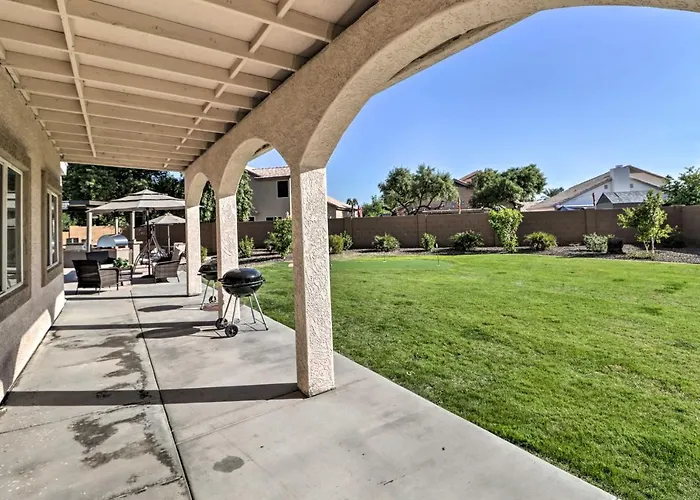 Lavish Family Escape W/ Game In Avondale!