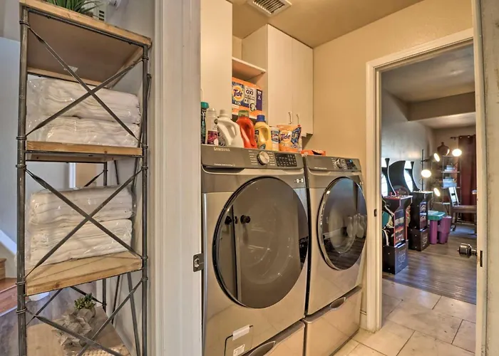 Lavish Family Escape W/ Game In Avondale! Ferienhaus